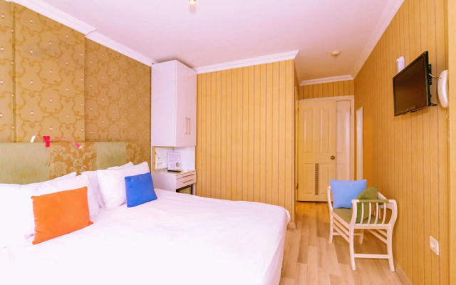 Walnut Shell Hotel