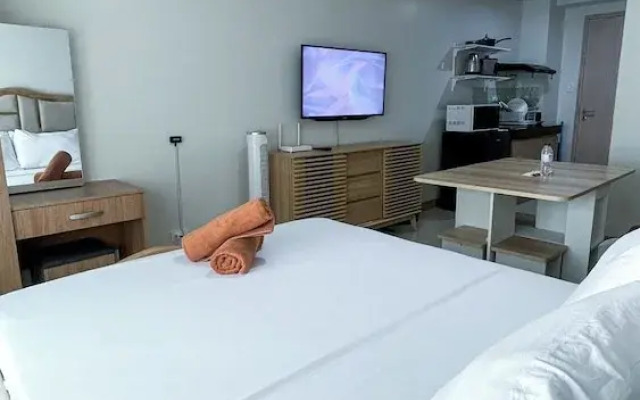 A Simple Yet Cozy Studio