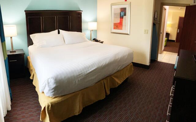 Holiday Inn Express Hotel & Suites Gainesville, an IHG Hotel