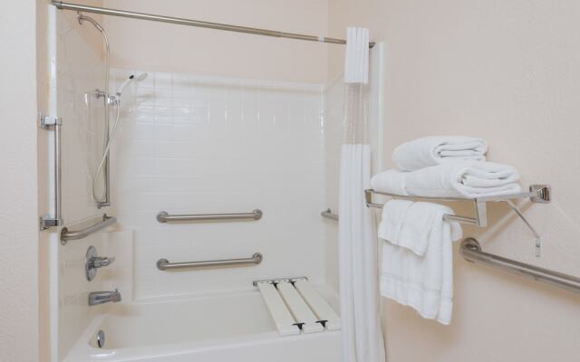 Baymont Inn & Suites Fairborn