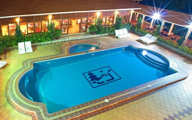 Tran Chau Beach & Resort