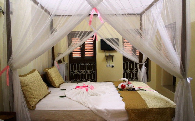 The Island Town Hotel - Adults Only
