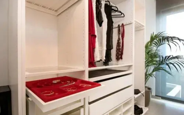 Luxury Villa Happiness