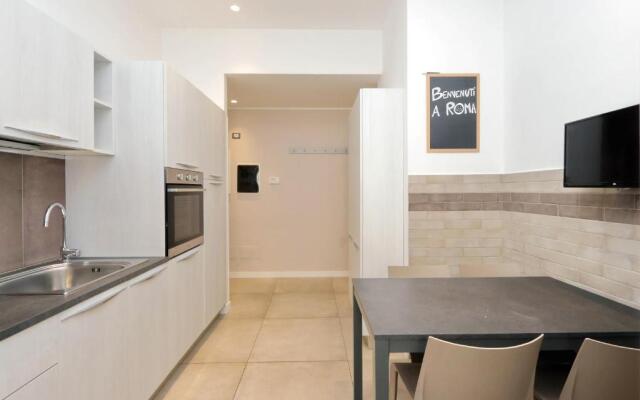 Vatican Museum Bright Apartment up to 9 people