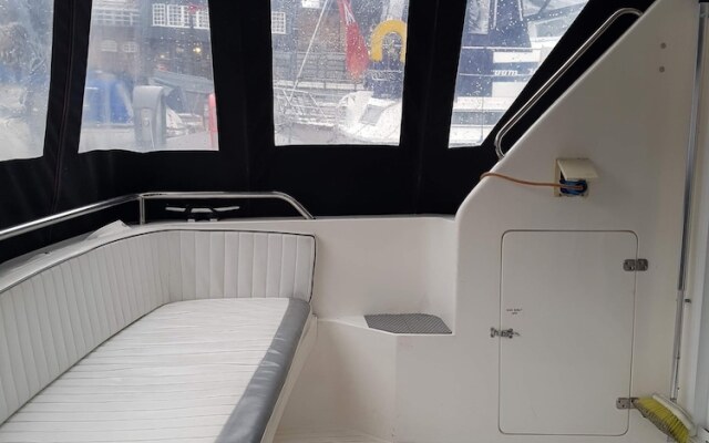 1 Bedroom Princess Live-aboard Boat