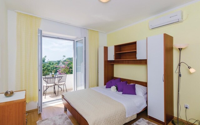 Beautiful Home in Zaton Mali With Wifi and 3 Bedrooms