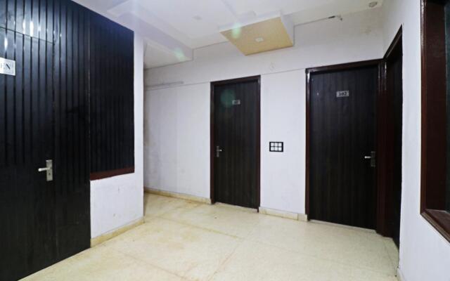 OYO 36689 Royal Cottage