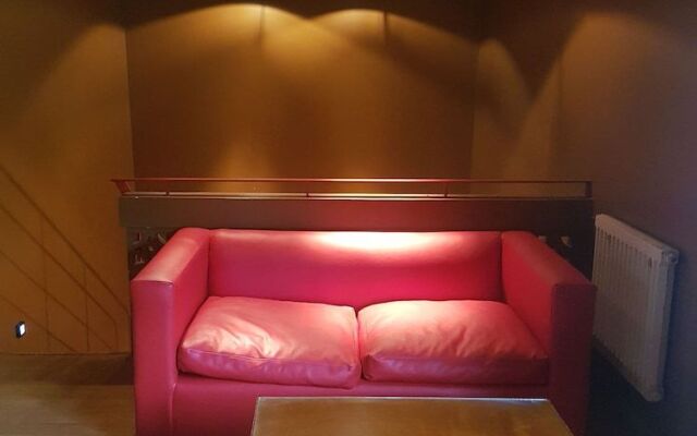 Uman Hotel (Motel)