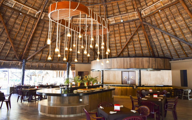 Reef Yucatan Hotel and Convention Center All Inclusive