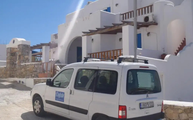 Dafnis Studios & Apartments