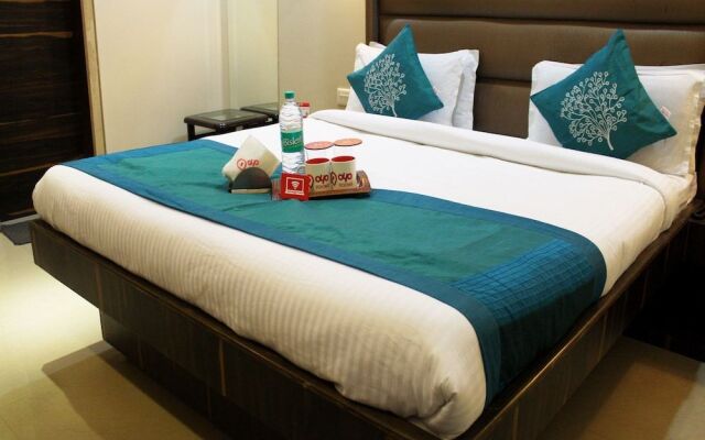 OYO 1884 Hotel Heera Continental