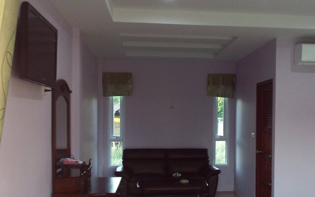 Lanta Riviera Villa Resort