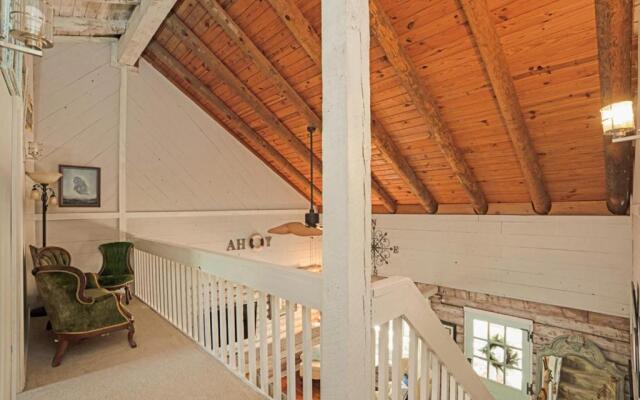 Blue Heaven by Oak Island Accommodations