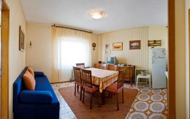 Apartments Sanda - 10 M from the beach