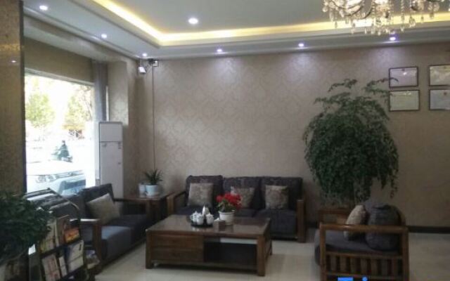 Xinye Jinchen Business Hotel