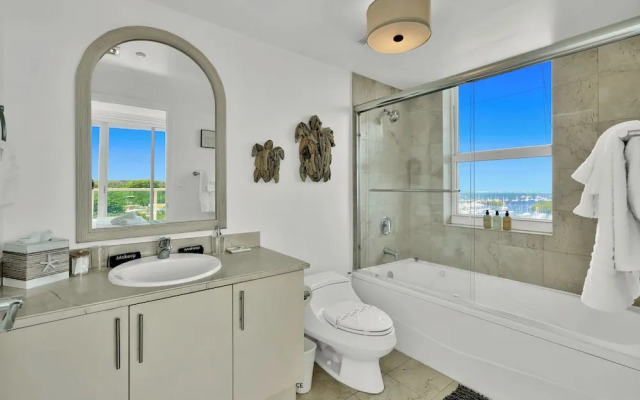 Fabulous 2-Bedroom in the Heart of Grove