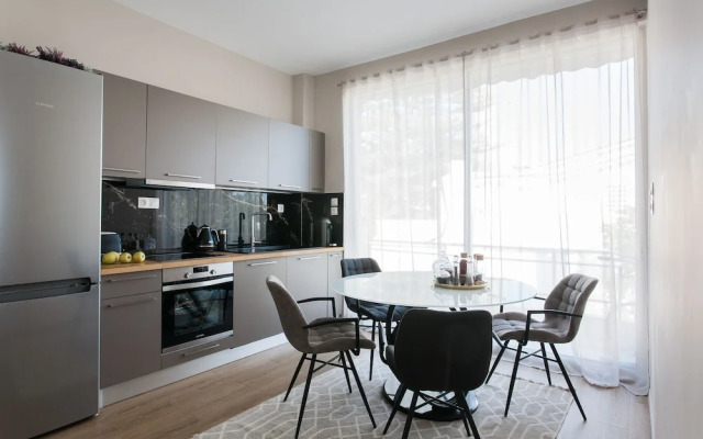 2 Level Beachfront Luxury Apt. by the Olon