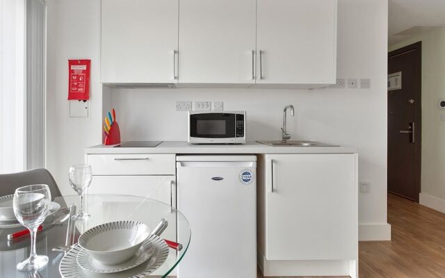 Comfortable Studio in Oldham, Minutes to Royal Oldham Hospital