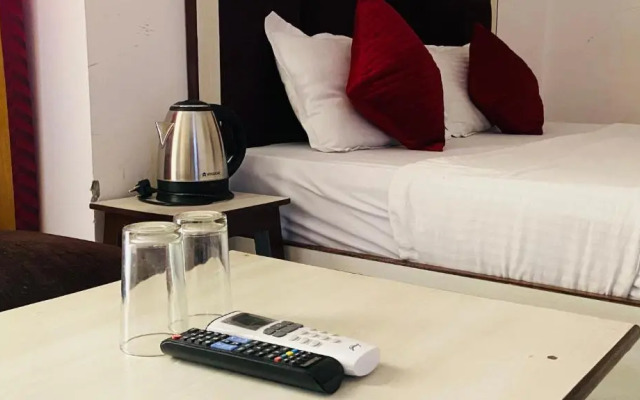 OYO 28196 Hotel Corbett Radiance