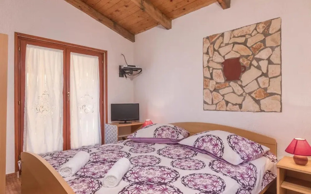 Nice Home in Visnjan With Wifi and 0 Bedrooms