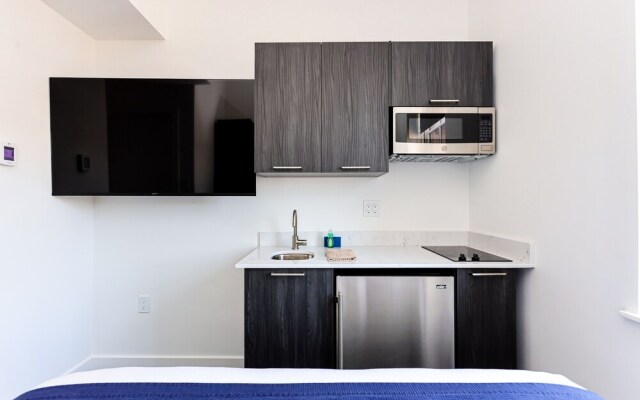 Maverick Suites at 28 Fenway