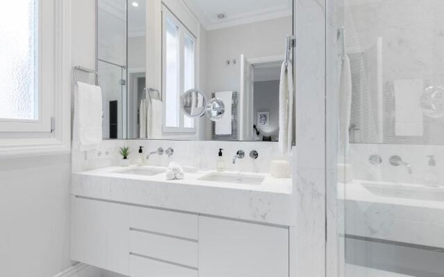 Justicia Apartment II by Flatsweethome