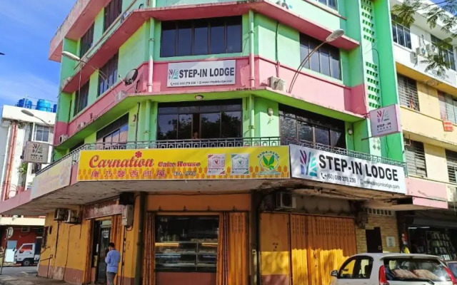 Step In Lodge - Hostel