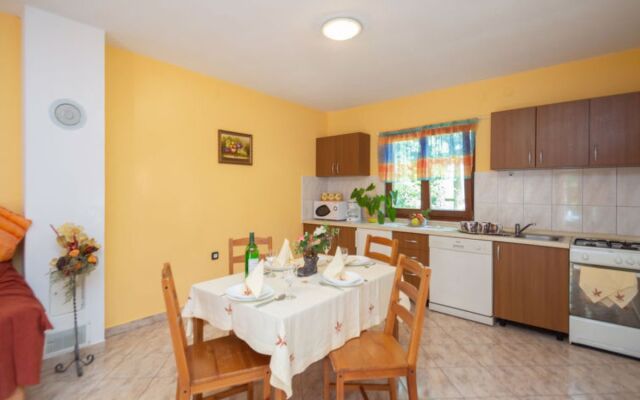 Kristina Laginji in Laginji