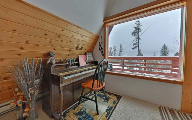 Mary Jane Chalet - 5 Br Chalet