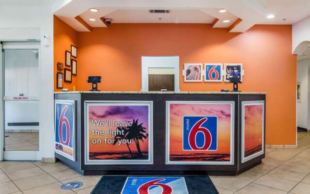 Motel 6 Canton, GA