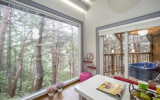 Hoengseong Forest Lover's Star Pension