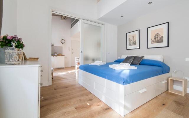 Central Station Lovely Apartment