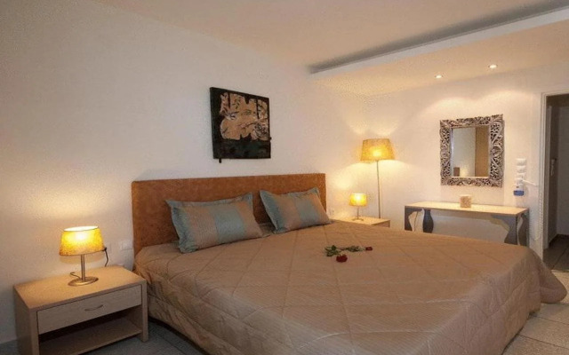 Venus Beach Bungalows Hotel