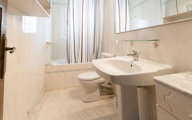 Sun-kissed Villa in L'escala With Swimming Pool