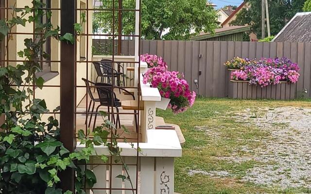 Pihtla tee külaliskorter 2