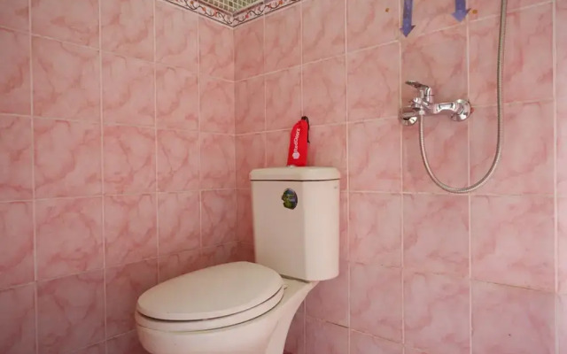 Hotel Ungu by RedDoorz