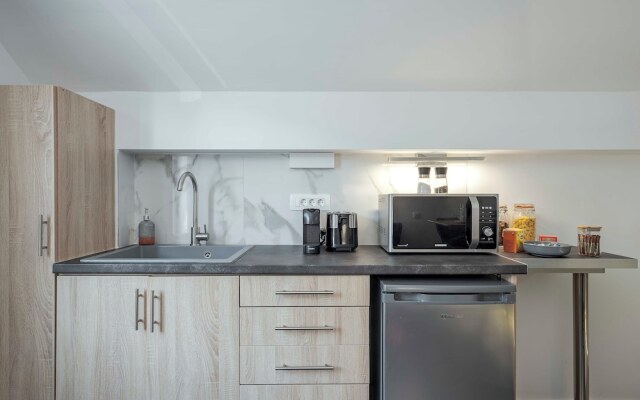 BlackStone Luxury Suites