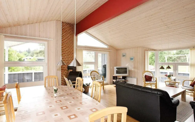 8 Person Holiday Home in Hadsund-by Traum