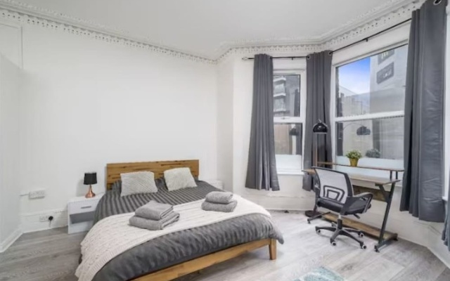 Cozy 2BR Family Apartment - London N22 Sleeps 6