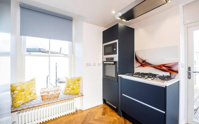 Luxurious 2 Bedroom Apartment With Estuary View