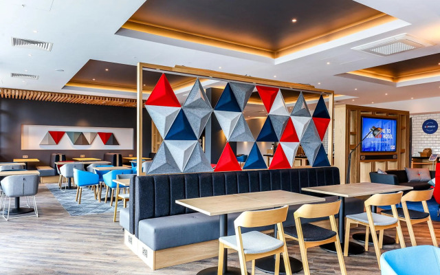 Holiday Inn Express Bicester by IHG
