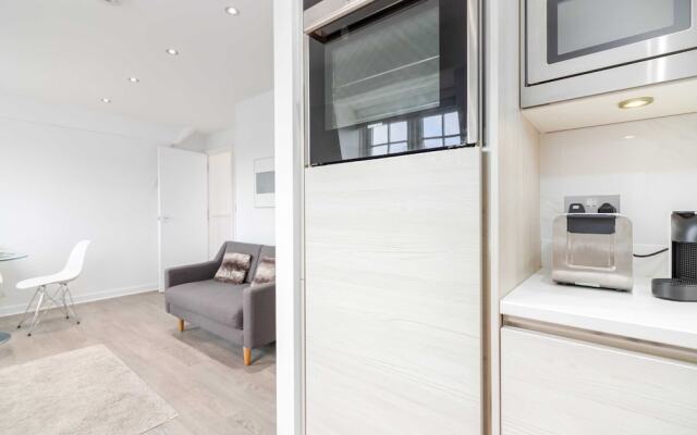 Bright and Minimalist Chelsea Nest