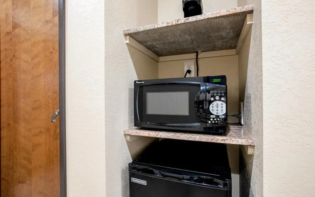 Comfort Suites Fishkill near Interstate 84