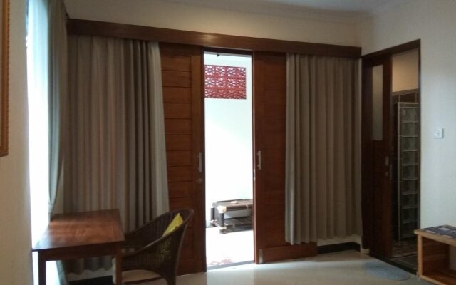 Joker Hostel 2