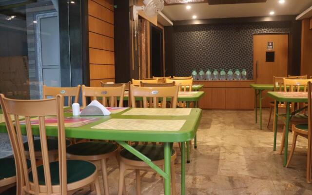 Goroomgo Royal View Digha