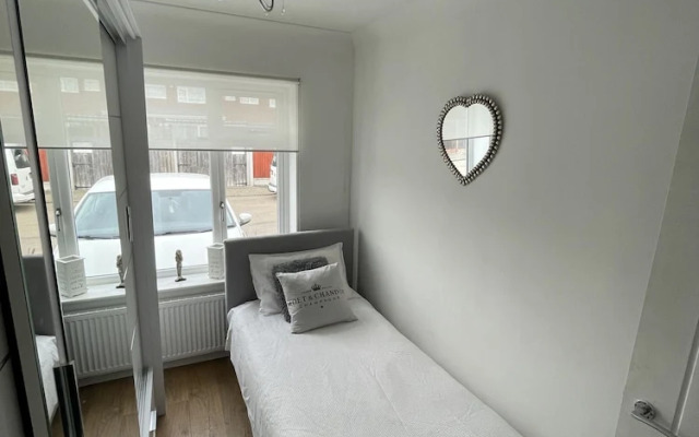 Beautiful 2-bed Bungalow in Canvey Island