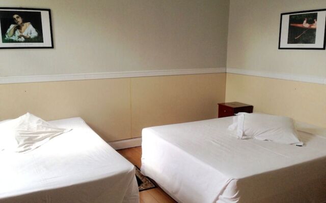 Central Palace Hotel