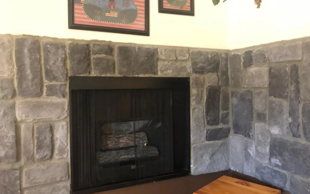Rodeway Inn & Suites Fireside Lodge