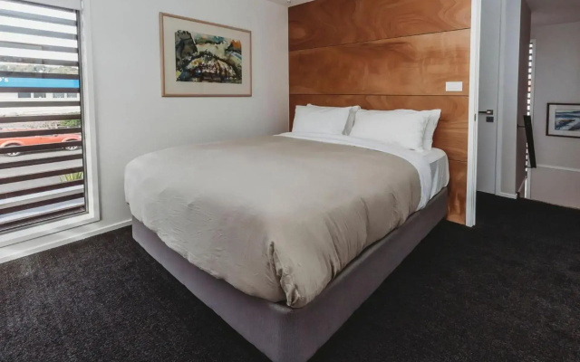 Desirable On Devon - Central City