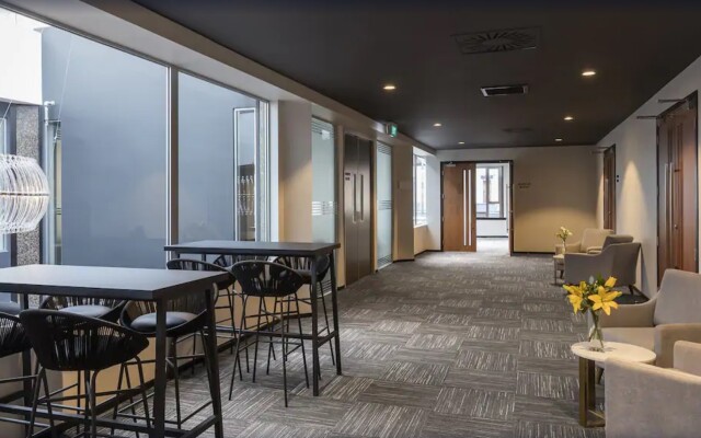 Oaks Wellington Hotel